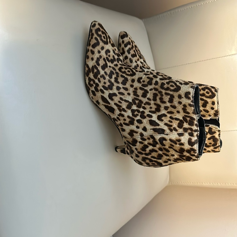 Sam Edelman Size 6 Kitten heel Leopard boots .
